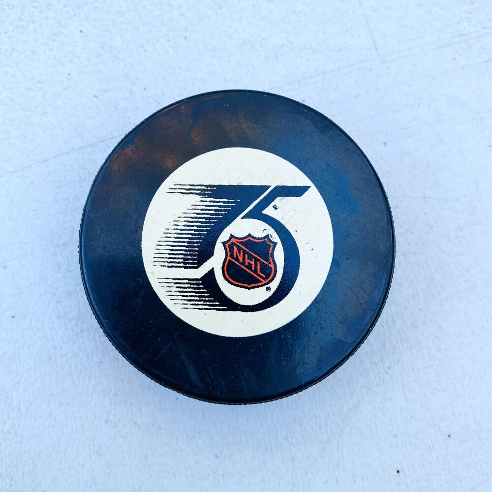 Vtg NHL ‘91-‘92 75th Anniversary Commemorative Official Puck In Glas Co